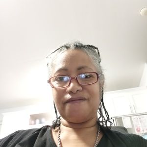 Meet your Posher, Simone